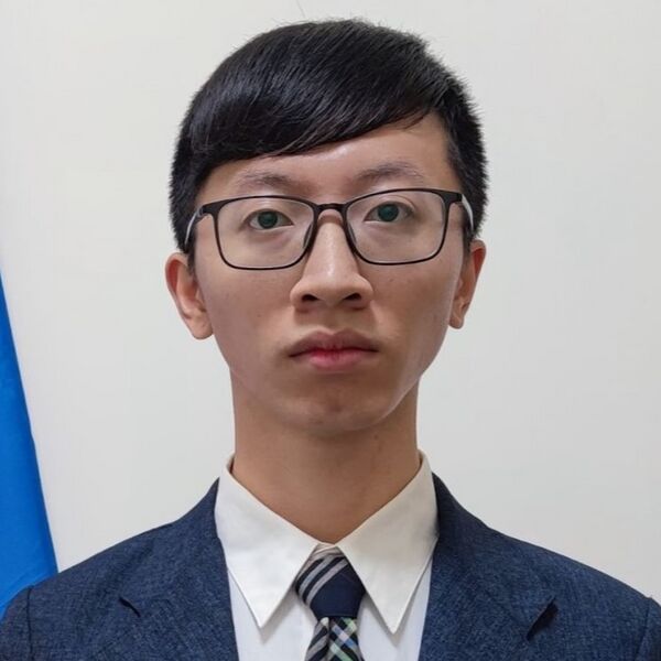 檔案:Bai Tingwei portrait 3.jpg