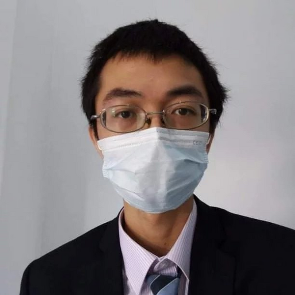 檔案:開槓行政院長何正 官方肖像.png