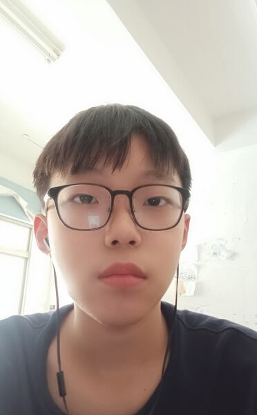 檔案:星斯維第一任總統許育誠.jpg