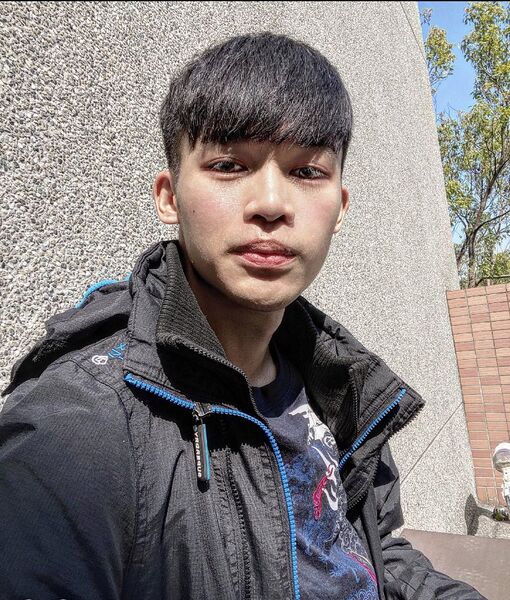 檔案:FhWUZBqUoAE6qLf.jpg
